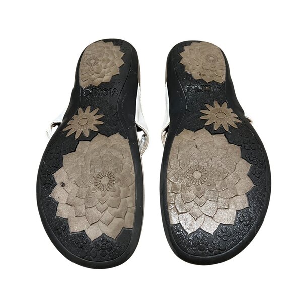Women's Size 10 Vionic Carolyn Sandals - White - Picture 3 of 4